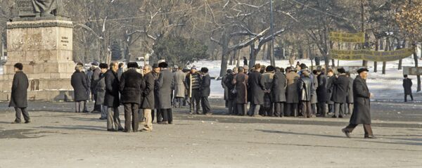 Театральная площадь (ныне площадь Свободы) в Ереване (1990 год) - Sputnik Արմենիա