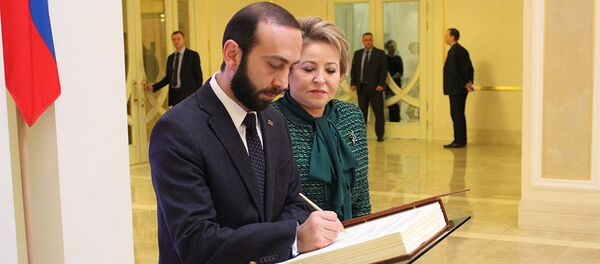 Встреча спикера парламента Армении Арарата Мирзояна с председателем Совета Федерации России Валентиной Матвиенко (25 февраля 2019). Москвa - Sputnik Армения