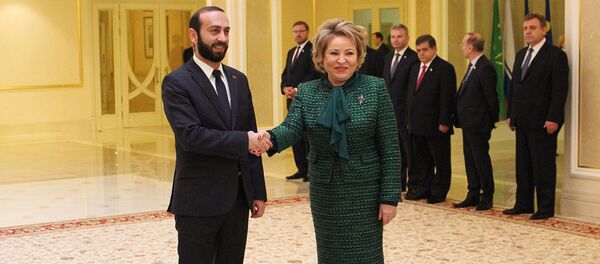 Встреча спикера парламента Армении Арарата Мирзояна с председателем Совета Федерации России Валентиной Матвиенко (25 февраля 2019). Москвa - Sputnik Армения