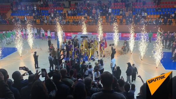 Армянские баскетболисты разгромили россиян и завоевали кубок ЕАЭС  - Sputnik Армения