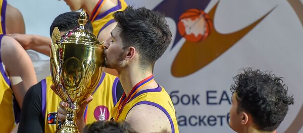 Баскетбольный матч между командами Урарту Виваро (Ереван) и Арсенал (Тула) во время кубка ЕАЭС по баскетболу (26 февраля 2019). Еревaн - Sputnik Արմենիա