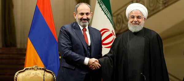 Премьер-министр Армении Никол Пашинян и президент Ирана Хасан Рухани на совместной пресс-конференции (27 февраля 2019). Тегеран - Sputnik Արմենիա