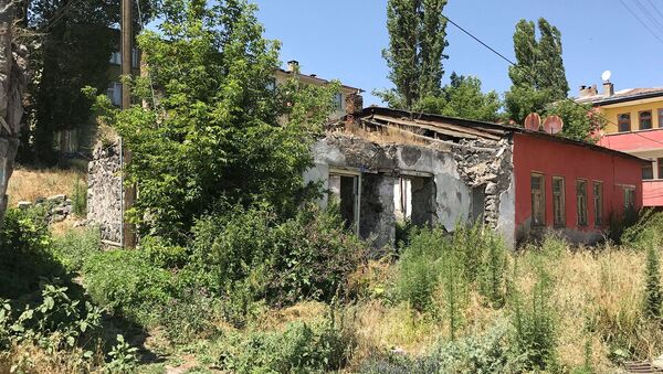 Дом Егише Чаренца в Карсе - Sputnik Армения