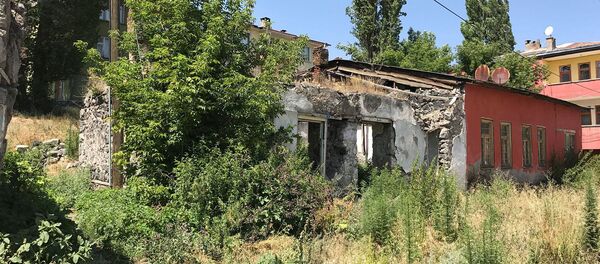 Дом Егише Чаренца в Карсе - Sputnik Армения