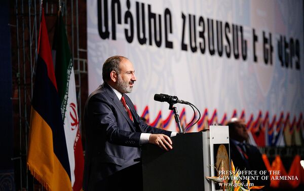 Премьер-министр Никол Пашинян встретился с армянской общиной Ирана (27 февраля 2019). Тегеран - Sputnik Армения