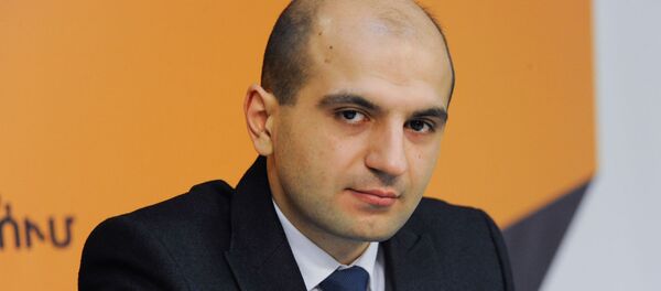 Норайр Дунамалян на пресс-конференции по теме открытия первой международной научно-образовательной школы в Дилижане Норайр Дунамалян на пресс-конференции по теме открытия первой международной научно-образовательной школы в Дилижане - Sputnik Արմենիա