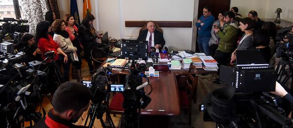 Журналисты в кабинете ректора ЕГУ (28 февраля 2019). Еревaн - Sputnik Արմենիա