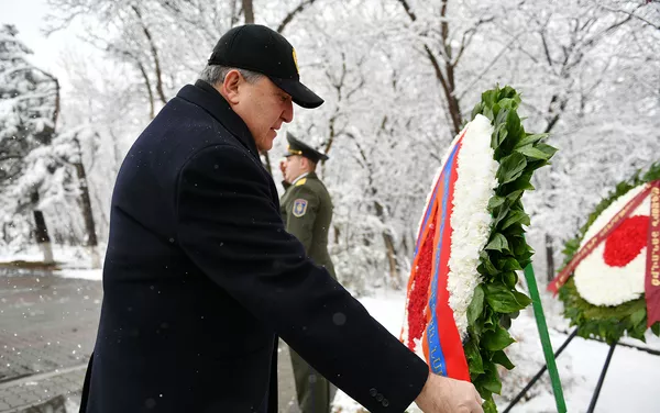 Президент Армен Саркисян посетил мемориальный комплекс Цицернакаберд (28 февраля 2019). Еревaн Президент Армен Саркисян посетил мемориальный комплекс Цицернакаберд (28 февраля 2019). Еревaн - Sputnik Армения