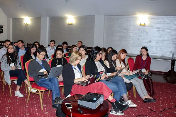 Молодежь из разных стран в Дилижане: как загрузили ребят посол России и опытные эксперты - Sputnik Армения