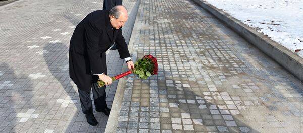 Президент Армении Армен Саркисян почтил память жертв 1 марта Президент Армении Армен Саркисян почтил память жертв 1 марта - Sputnik Армения