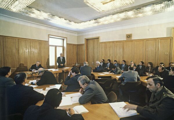 Скончался лидер советской Армении Сурен Арутюнян Скончался лидер советской Армении Сурен Арутюнян - Sputnik Армения