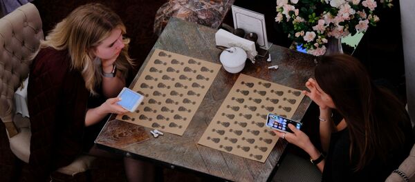 Девушки в кафе - Sputnik Արմենիա