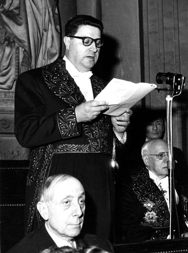 Взбесившаяся пишущая машинка: как сын московского армянина покорил Францию - Sputnik Армения