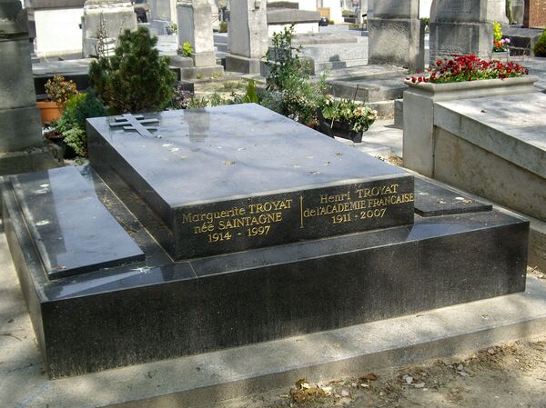 Взбесившаяся пишущая машинка: как сын московского армянина покорил Францию - Sputnik Армения