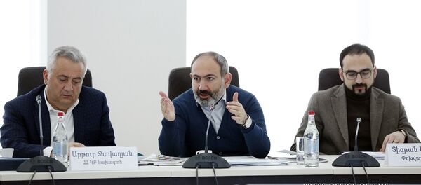 Премьер-министр посетил Учебно-исследовательский центр ЦБ в Дилижане - Sputnik Армения