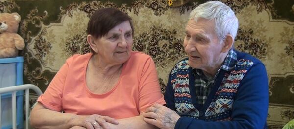 Полвека спустя: влюбленные встретились в доме престарелых Полвека спустя: влюбленные встретились в доме престарелых - Sputnik Армения