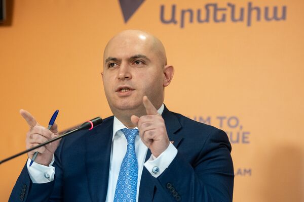 Технология потери власти или самокритичные откровения от РПА — Армен Ашотян раскрыл скобки Технология потери власти или самокритичные откровения от РПА — Армен Ашотян раскрыл скобки - Sputnik Армения