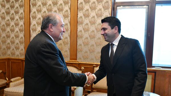 Президент Армен Саркисян встретился с вице-спикером парламента Аленом Симоняном (4 марта 2019). Еревaн - Sputnik Армения