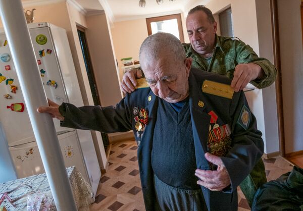 Секрет пограничника: как 93-летний Сергей Оганесян сохранил чудесную память - Sputnik Армения
