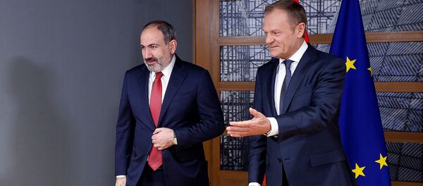 Премьер-министр Армении Никол Пашинян встретился с председателем Европейского совета Дональдом Туском (5 марта 2018). Брюссель - Sputnik Армения