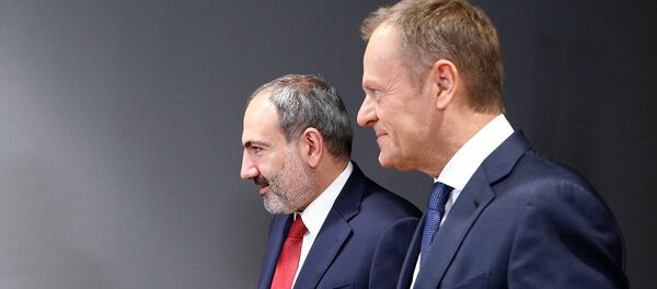 Премьер-министр Армении Никол Пашинян встретился с председателем Европейского совета Дональдом Туском (5 марта 2018). Брюссель Премьер-министр Армении Никол Пашинян встретился с председателем Европейского совета Дональдом Туском (5 марта 2018). Брюссель - Sputnik Արմենիա