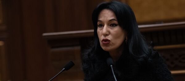 Депутат от фракции Процветающая Армения Наира Зограбян на пленарном заседании Парламента Армении (5 марта 2019). Еревaн - Sputnik Армения