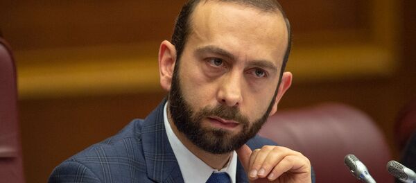 Спикер Национального собрания Арарат Мирзоян на пленарном заседании Парламента Армении (5 марта 2019). Еревaн Спикер Национального собрания Арарат Мирзоян на пленарном заседании Парламента Армении (5 марта 2019). Еревaн - Sputnik Արմենիա