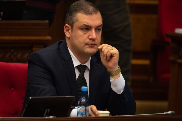 Заказ или указание? Оппозиционные депутаты забрасывают генпрокурора Армении вопросами - Sputnik Армения