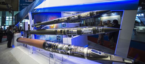Ракеты pac-3, pac-3mse и thaad на стенде комании Lockheed Martin на международной авиационно-космической выставке Dubai Airshow-2015 (9 сентября 2015). Дубай - Sputnik Армения
