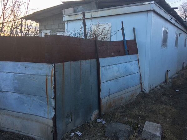 Дом, которого нет: что довело до отчаянья семью из Гюмри, ютившуюся во времянке - Sputnik Армения