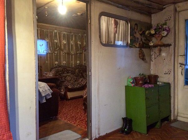 Дом, которого нет: что довело до отчаянья семью из Гюмри, ютившуюся во времянке - Sputnik Армения