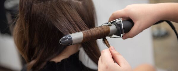 Завивка волос в салоне красоты - Sputnik Армения