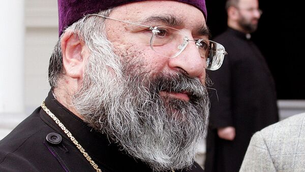 Армянский патриарх Месроб Мутафян перед Церковью Анна Мария (20 января 2007). Стамбул - Sputnik Արմենիա