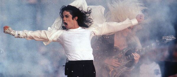 Выступление поп-звезды Майкла Джексона во время шоу в перерыве на Super Bowl (1 февраля 1993). Пасадена, Калифорния - Sputnik Արմենիա