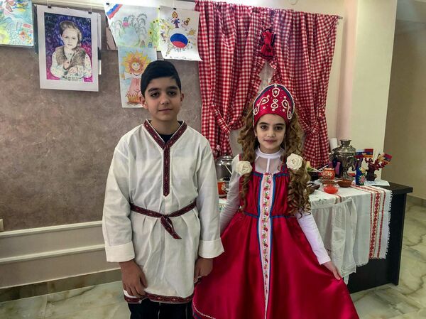 Այրված խրտվիլակ, չաստուշկա և բլիթներ. ինչպես Գյումրիում նշեցին ռուսական Բարեկենդանը  - Sputnik Արմենիա