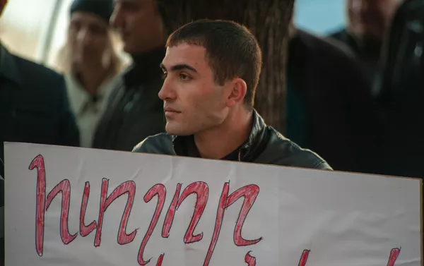 Акция протеста сотрудников завода по производству газированных напитков перед Домом правительства (11 марта 2019). Еревaн Акция протеста сотрудников завода по производству газированных напитков перед Домом правительства (11 марта 2019). Еревaн - Sputnik Армения