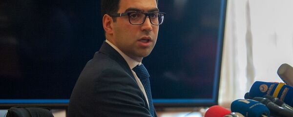Пресс-конференция замначальника Комитета госдоходов Армении Рустама Бадасяна (11 марта 2019). Еревaн - Sputnik Արմենիա