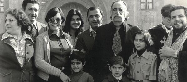 «Տարիներ անցան». Գաղտնի տեղ ավտոտնակների արանքում և փախուստ տաքսուց «Տարիներ անցան». Գաղտնի տեղ ավտոտնակների արանքում և փախուստ տաքսուց - Sputnik Արմենիա