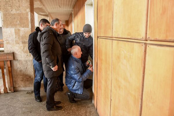 Հատուկ օպերացիա «Կիլիկիա» ավտոկայանում. նոր ղեկավարությունը չի կարողանում բացել դռները Հատուկ օպերացիա «Կիլիկիա» ավտոկայանում. նոր ղեկավարությունը չի կարողանում բացել դռները - Sputnik Արմենիա