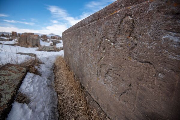 Прогулка по кладбищу в Норатусе: какие секреты хранят армянские надгробия разных эпох - Sputnik Армения