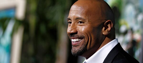 Дуэйн Скала Джонсон на премьере фильма Путешествие 2: Таинственный остров (2 февраля 2011). Лос-Анджелес Дуэйн Скала Джонсон на премьере фильма Путешествие 2: Таинственный остров (2 февраля 2011). Лос-Анджелес - Sputnik Армения