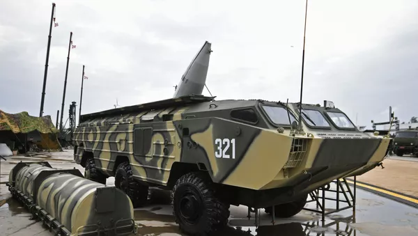 Пусковая установка ракетного комплекса Точка на международном военно-техническом форуме Армия-2017. - Sputnik Армения