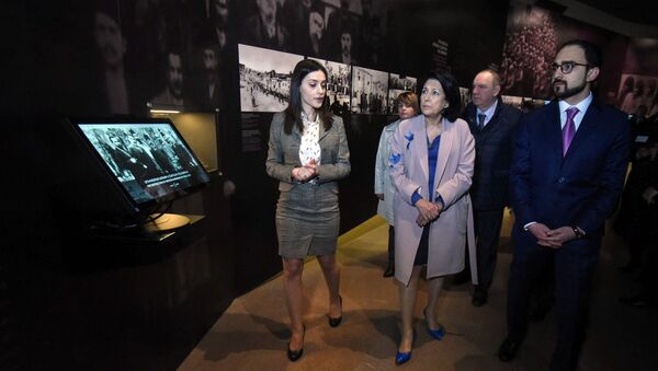 Президент Грузии Саломе Зурабишвили посетила музей-институт Геноцида армян (13 марта 2019). Еревaн - Sputnik Армения