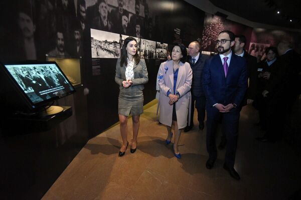 «Սրտանց կարեկցում եմ հայ ժողովրդին». Վրաստանի նախագահը գրառում է կատարել Հուշամատյանում - Sputnik Արմենիա