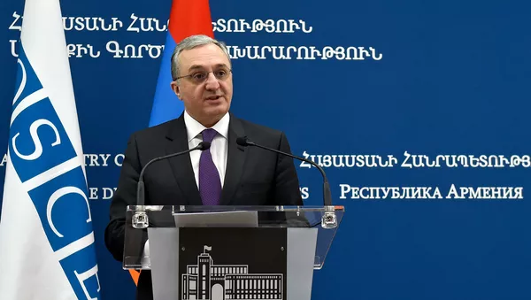 Министр иностранных дел Армении Зограб Мнацаканян на совместной пресс-конференция с действующим главов ОБСЕ Мирославом Лайчаком (13 марта 2019). Еревaн