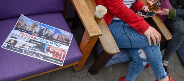 Городские власти приступили к демонтажу кафе на территории площади Свободы (13 марта 2019). Еревaн - Sputnik Արմենիա