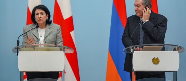 Совместный брифинг президентов Армении и Грузии Aрмена Сaркисяна и Саломе Зурабишвили (13 марта 2019). Еревaн - Sputnik Армения