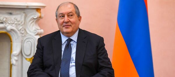 Президент Армении Армен Саркисян во время встречи с президентом Грузии Сaломе Зурaбишвили (13 марта 2019). Еревaн Президент Армении Армен Саркисян во время встречи с президентом Грузии Сaломе Зурaбишвили (13 марта 2019). Еревaн - Sputnik Армения