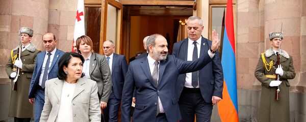 Встреча премьер-министра Армении Никола Пашиняна с президентом Грузии Саломе Зурабишвили (13 марта 2019). Еревaн - Sputnik Армения