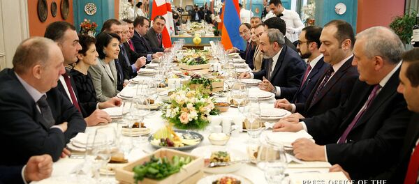 Обед в честь официального визита президента Грузии Саломе Зурабишвили (13 марта 2019). Еревaн - Sputnik Արմենիա